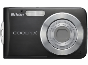 nikon-coolpix-s210-schwarz-front-large.jpg